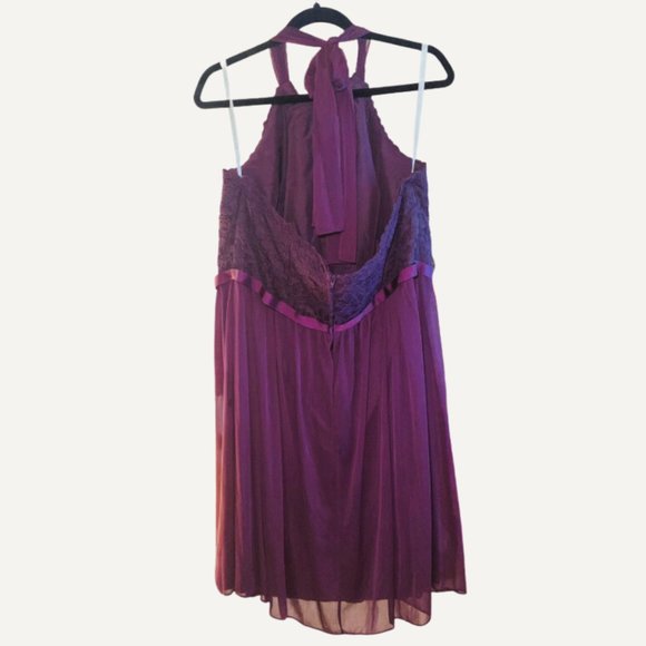 David's Bridal | Women’s Short Plum Halter Neckline Lace Mesh Dress | Size 18 - Picture 3 of 10